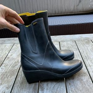 Women’s Size 11 Tretorn rain boots. Worn ONCE.